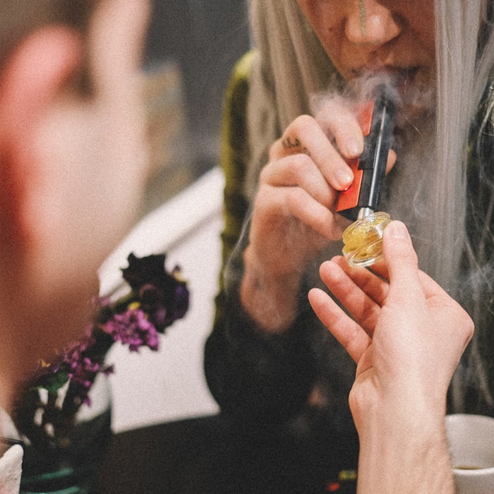 A Beginner’s Guide to Vaping Etiquette