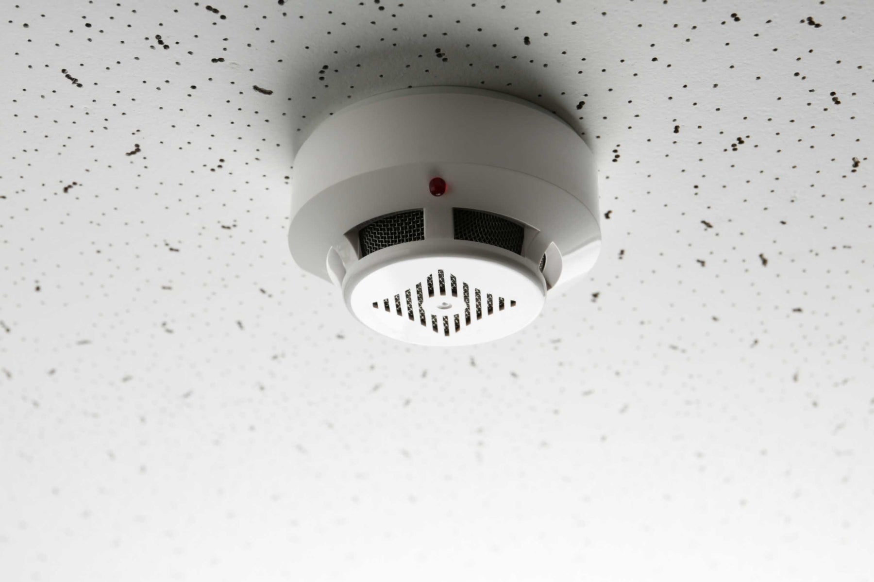 Vaping and Smoke Alarms: What Actually Triggers the Sensors